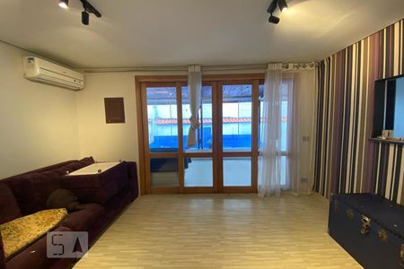 Sala de casa para alugar com 2 quartos, 100m² em Jardim Taboao, São Paulo