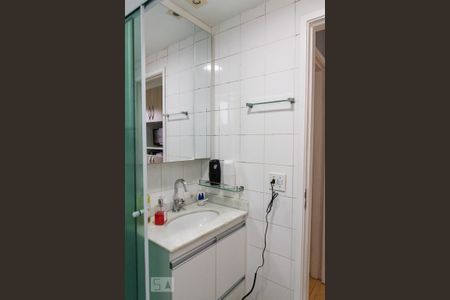 Apartamento à venda com 74m², 3 quartos e 1 vagaBanheiro da suíte