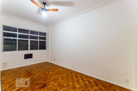 Sala de apartamento para alugar com 2 quartos, 60m² em Icaraí, Niterói