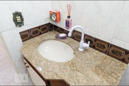 Apartamento à venda com 48m², 2 quartos e 2 vagas Apartamento à venda com 48m², 2 quartos e 2 vagasBanheiro