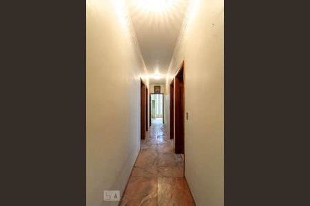 Casa para alugar com 180m², 4 quartos e 3 vagasCorredor