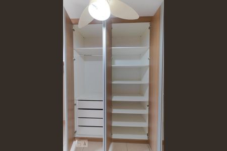 Apartamento à venda com 50m², 2 quartos e 1 vaga Apartamento à venda com 50m², 2 quartos e 1 vaga Quarto 02 - Armário