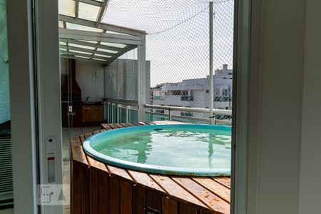 Apartamento para alugar com 117m², 2 quartos e 2 vagasPiscina