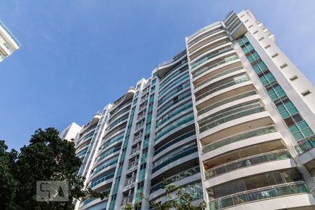 Apartamento para alugar com 117m², 2 quartos e 2 vagasFachada do bloco