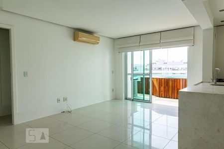 Apartamento para alugar com 117m², 2 quartos e 2 vagasSala