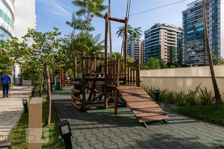 Apartamento para alugar com 117m², 2 quartos e 2 vagasÁrea Comum - Playground