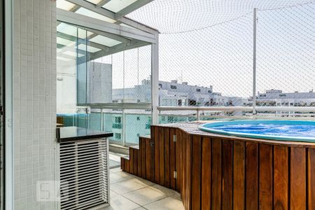 Apartamento para alugar com 117m², 2 quartos e 2 vagasPiscina