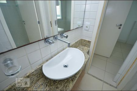 Apartamento à venda com 100m², 3 quartos e 2 vagasBanheiro da Suíte