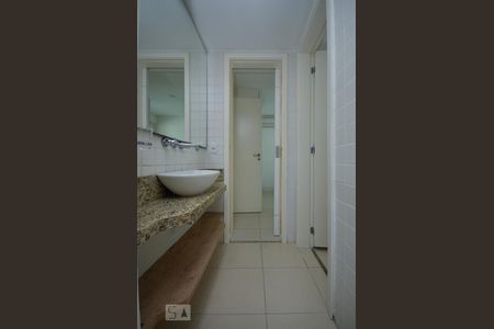 Apartamento à venda com 100m², 3 quartos e 2 vagasBanheiro da Suíte
