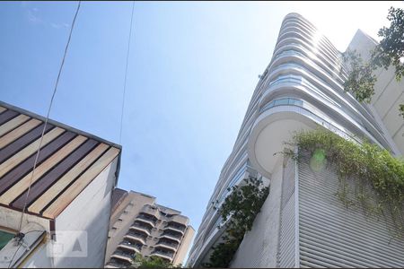 Apartamento à venda com 100m², 3 quartos e 2 vagasFachada