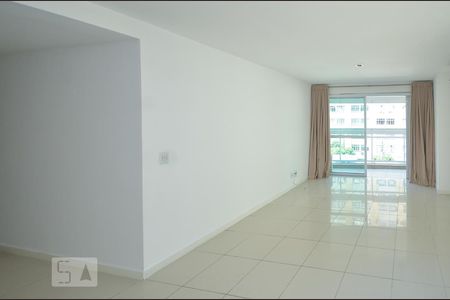 Apartamento à venda com 100m², 3 quartos e 2 vagasSala