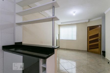 Sala e Cozinha de casa de condomínio à venda com 2 quartos, 80m² em Vila Centenário, São Paulo