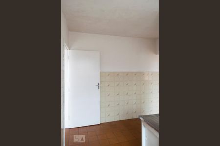 cozinha de apartamento para alugar com 1 quarto, 40m² em Chora Menino, São Paulo