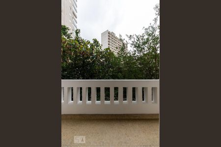 Apartamento para alugar com 104m², 2 quartos e sem vaga Apartamento para alugar com 104m², 2 quartos e sem vagaVaranda