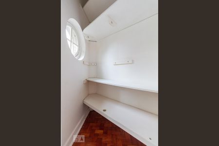Apartamento para alugar com 104m², 2 quartos e sem vaga Apartamento para alugar com 104m², 2 quartos e sem vagaArmário