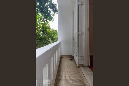 Apartamento para alugar com 104m², 2 quartos e sem vaga Apartamento para alugar com 104m², 2 quartos e sem vagaVaranda