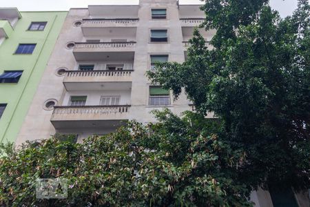 Apartamento para alugar com 104m², 2 quartos e sem vaga Apartamento para alugar com 104m², 2 quartos e sem vagaFachada