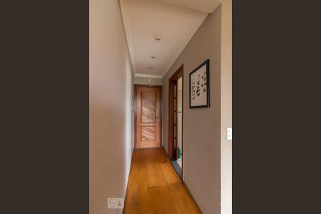 Apartamento à venda com 70m², 3 quartos e 1 vagaEntrada do apartamento e cozinha