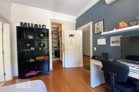 Casa à venda com 465m², 4 quartos e 4 vagasSuíte 3