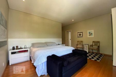 Casa à venda com 465m², 4 quartos e 4 vagasSuíte 1