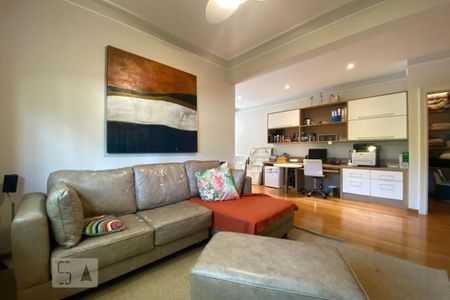 Casa à venda com 465m², 4 quartos e 4 vagasEscritório
