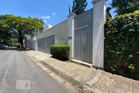 Casa à venda com 465m², 4 quartos e 4 vagasEntrada