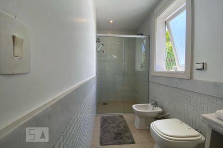 Casa à venda com 465m², 4 quartos e 4 vagasBanheiro da Suíte 3