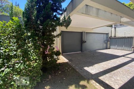 Casa à venda com 465m², 4 quartos e 4 vagasVista da Sala de TV