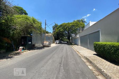 Casa à venda com 465m², 4 quartos e 4 vagasVista da Rua