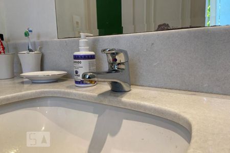 Casa à venda com 465m², 4 quartos e 4 vagasBanheiro - Torneira