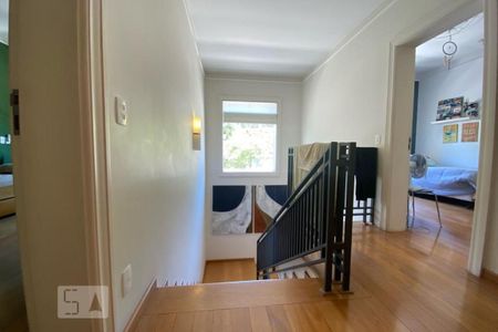 Casa à venda com 465m², 4 quartos e 4 vagasEscada