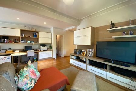Casa à venda com 465m², 4 quartos e 4 vagasEscritório