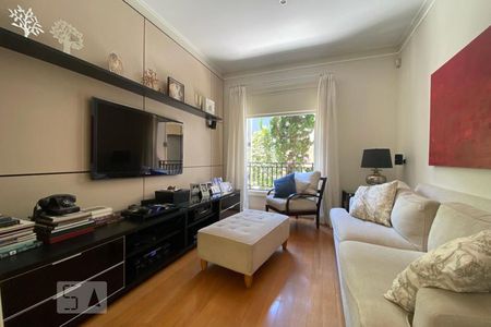 Sala de TV de casa à venda com 4 quartos, 465m² em Vila Tramontano, São Paulo