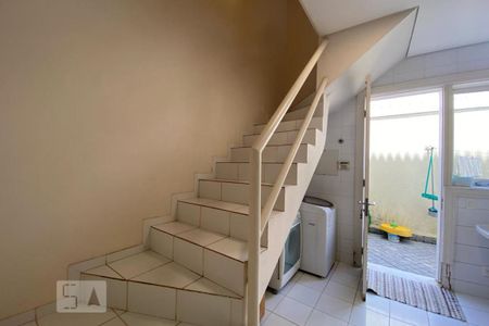 Casa à venda com 465m², 4 quartos e 4 vagasEscada