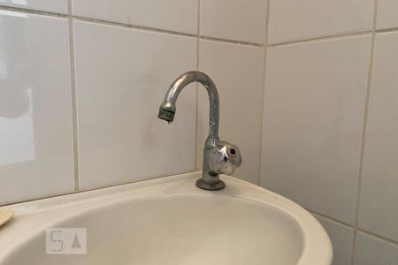 Casa à venda com 465m², 4 quartos e 4 vagasBanheiro - Torneira