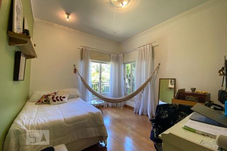 Casa à venda com 465m², 4 quartos e 4 vagasSuíte 2
