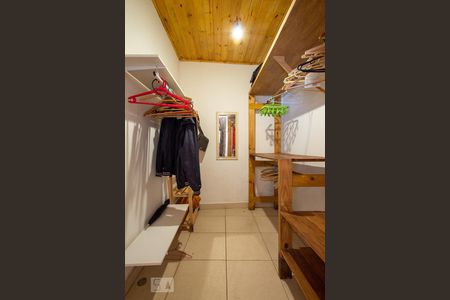 Closet de casa à venda com 1 quarto, 170m² em Vila Romana, São Paulo