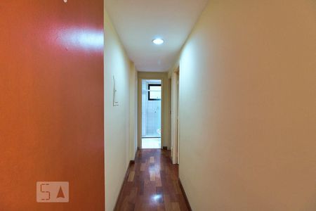 Corredor de apartamento à venda com 2 quartos, 60m² em Jardim Henriqueta, Taboão da Serra