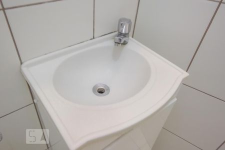 Banheiro de kitnet/studio à venda com 1 quarto, 24m² em Vila Buarque, São Paulo