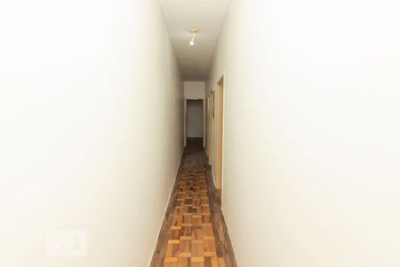 Corredor de apartamento à venda com 3 quartos, 120m² em Azenha, Porto Alegre