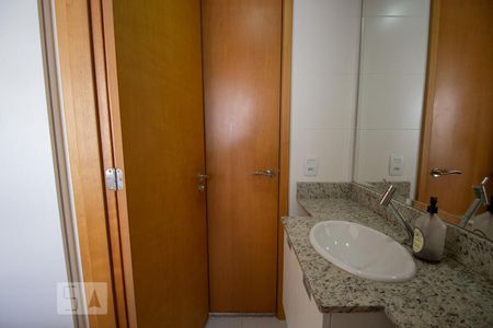 Apartamento à venda com 90m², 3 quartos e 2 vagasBanheiro da Suíte 2 e 3