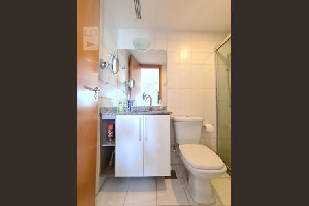 Apartamento para alugar com 58m², 2 quartos e 1 vaga Apartamento para alugar com 58m², 2 quartos e 1 vagaBanheiro da Suíte
