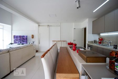 Apartamento para alugar com 155m², 2 quartos e 2 vagasCozinha