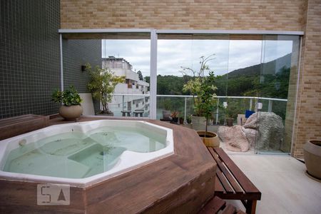 Apartamento para alugar com 155m², 2 quartos e 2 vagasArea externa