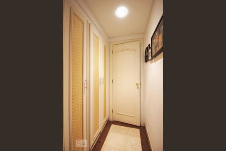 Apartamento à venda com 180m², 3 quartos e 3 vagasRoupeiro