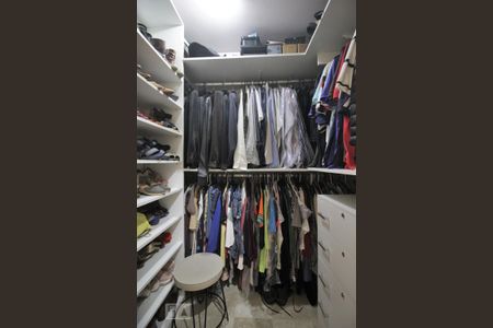 Apartamento à venda com 180m², 3 quartos e 3 vagasCloset