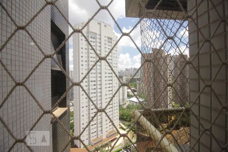 Apartamento à venda com 180m², 3 quartos e 3 vagasVista da suíte 2