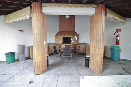 Apartamento à venda com 180m², 3 quartos e 3 vagasÁrea comum - Churrasqueira