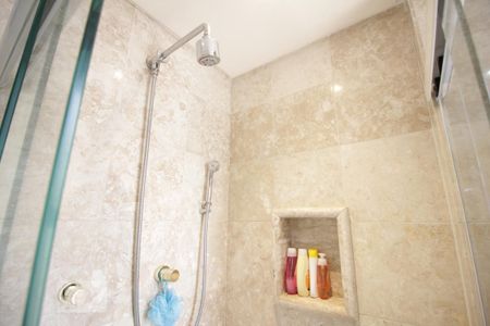 Apartamento à venda com 180m², 3 quartos e 3 vagasChuveiro