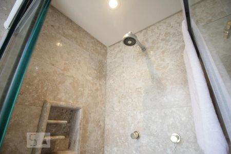 Apartamento à venda com 180m², 3 quartos e 3 vagasChuveiro